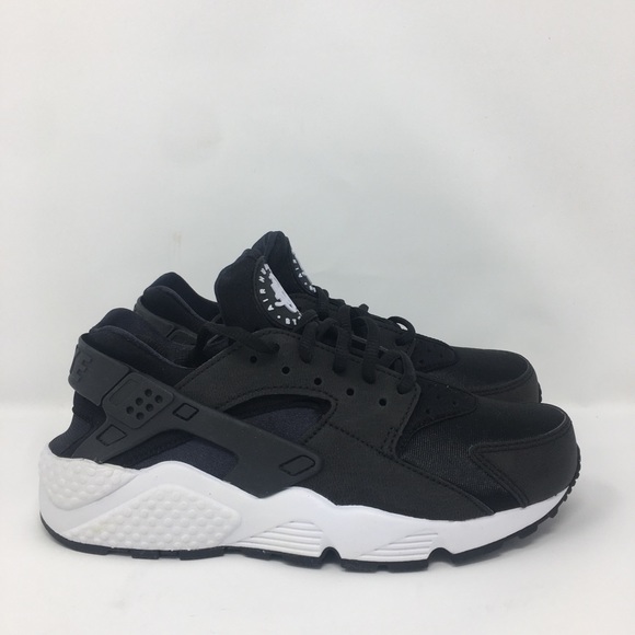 Nike Shoes - Nike Women’s Air Huarache Run
